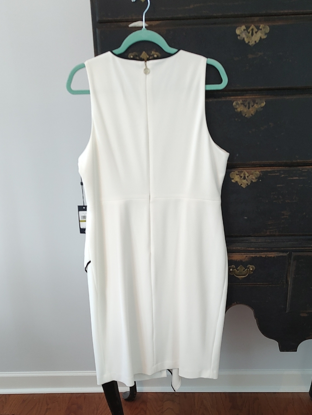 Tommy Hilfiger White Sleeveless Midi Dress with Black Trim - Picture 2 of 8